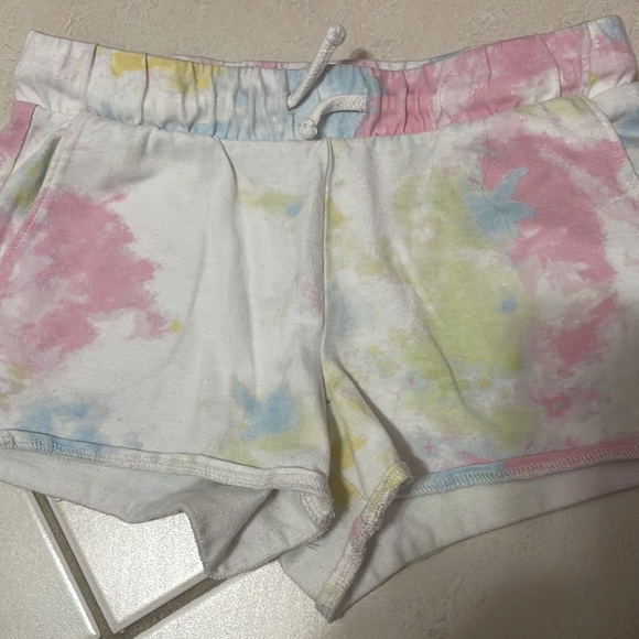 Girls Bundle shorts 💚 💜 - Picture 4 of 5